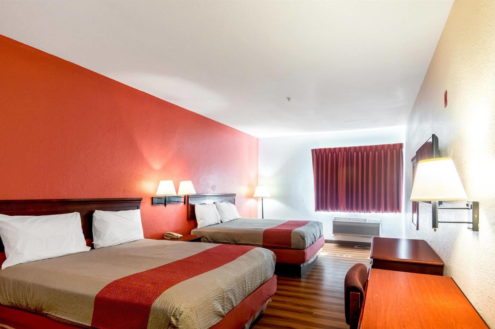 Hotel 6-oklahoma City, Ok