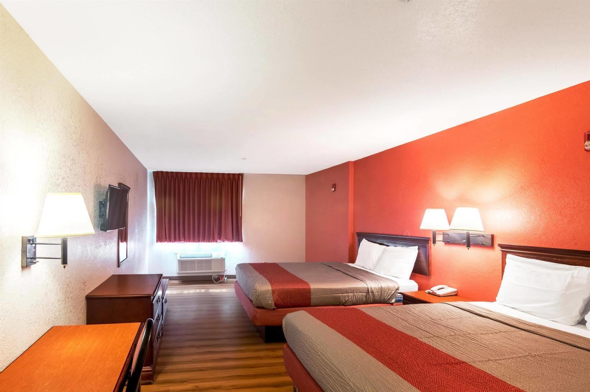 Hotel 6-oklahoma City, Ok 4*